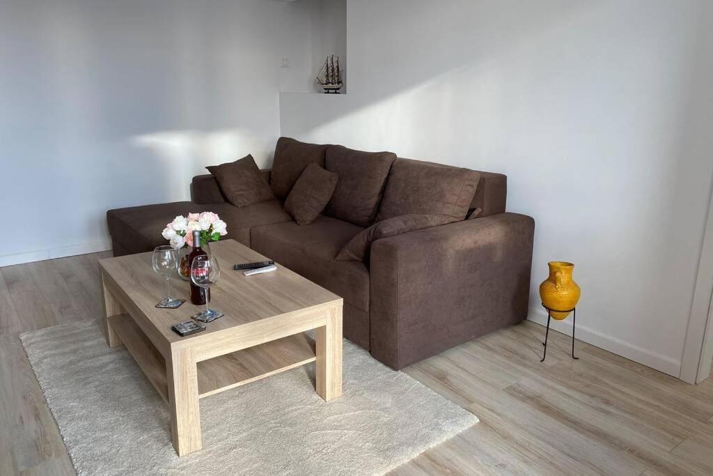 Magheru Cozy New Apartament 2 Rooms บูคาเรสต์ ภายนอก รูปภาพ