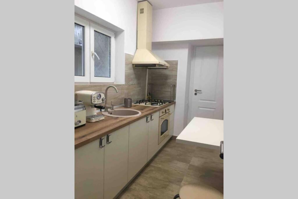 Magheru Cozy New Apartament 2 Rooms บูคาเรสต์ ภายนอก รูปภาพ